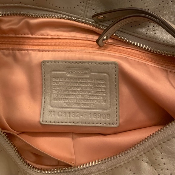 Coach Leather Logo Shoulder Bag in Pearled grey - Picture 11 of 16